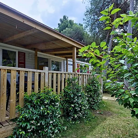 Brioni Aldeamento Turístico 2*