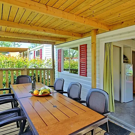 Brioni База отдыха 2*