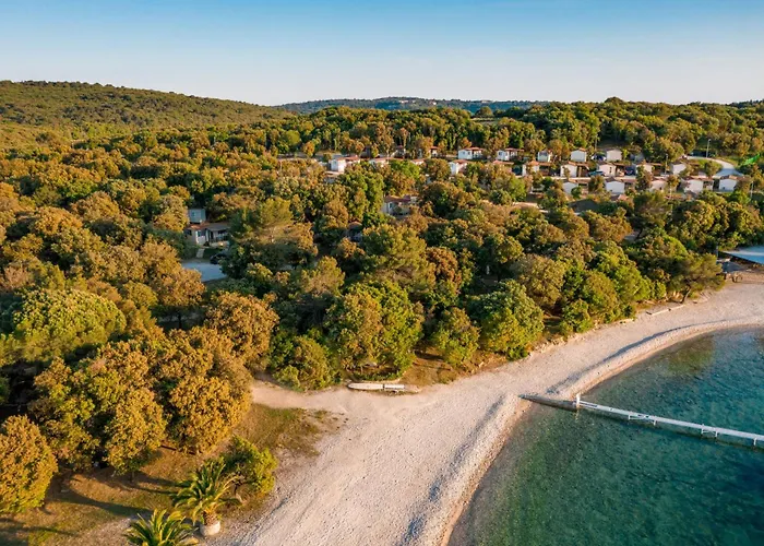 Brioni 假日公园 2*