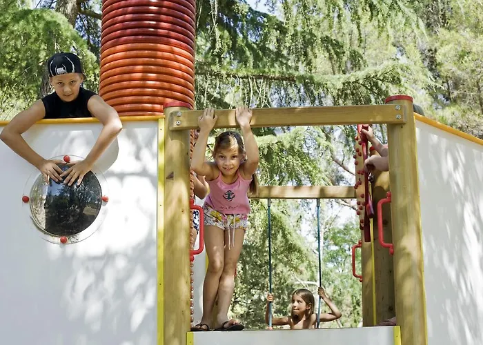 假日公园 Brioni 2*